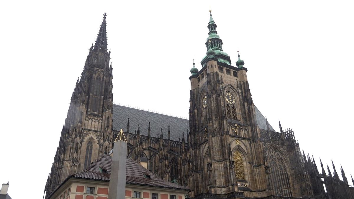 Českem zněly zvony na památku zavražděných. Lidé se zastavili na minutu ticha